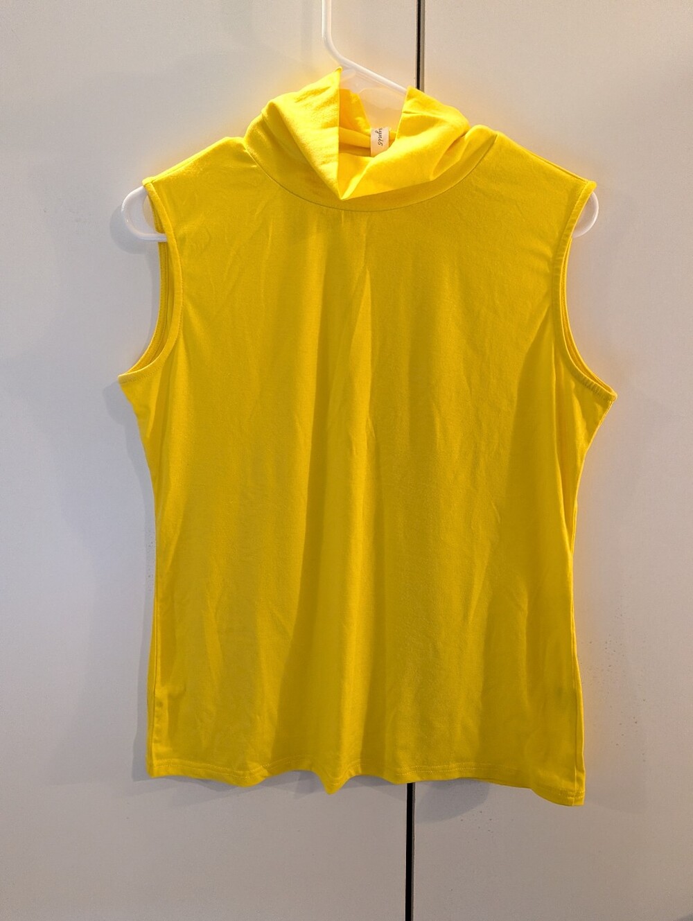 Sunfaynis Sleeveless Yellow Turtleneck Top - Women's Large NWT